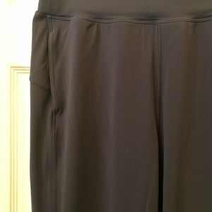 Lululemon Grey crop cotton pants.